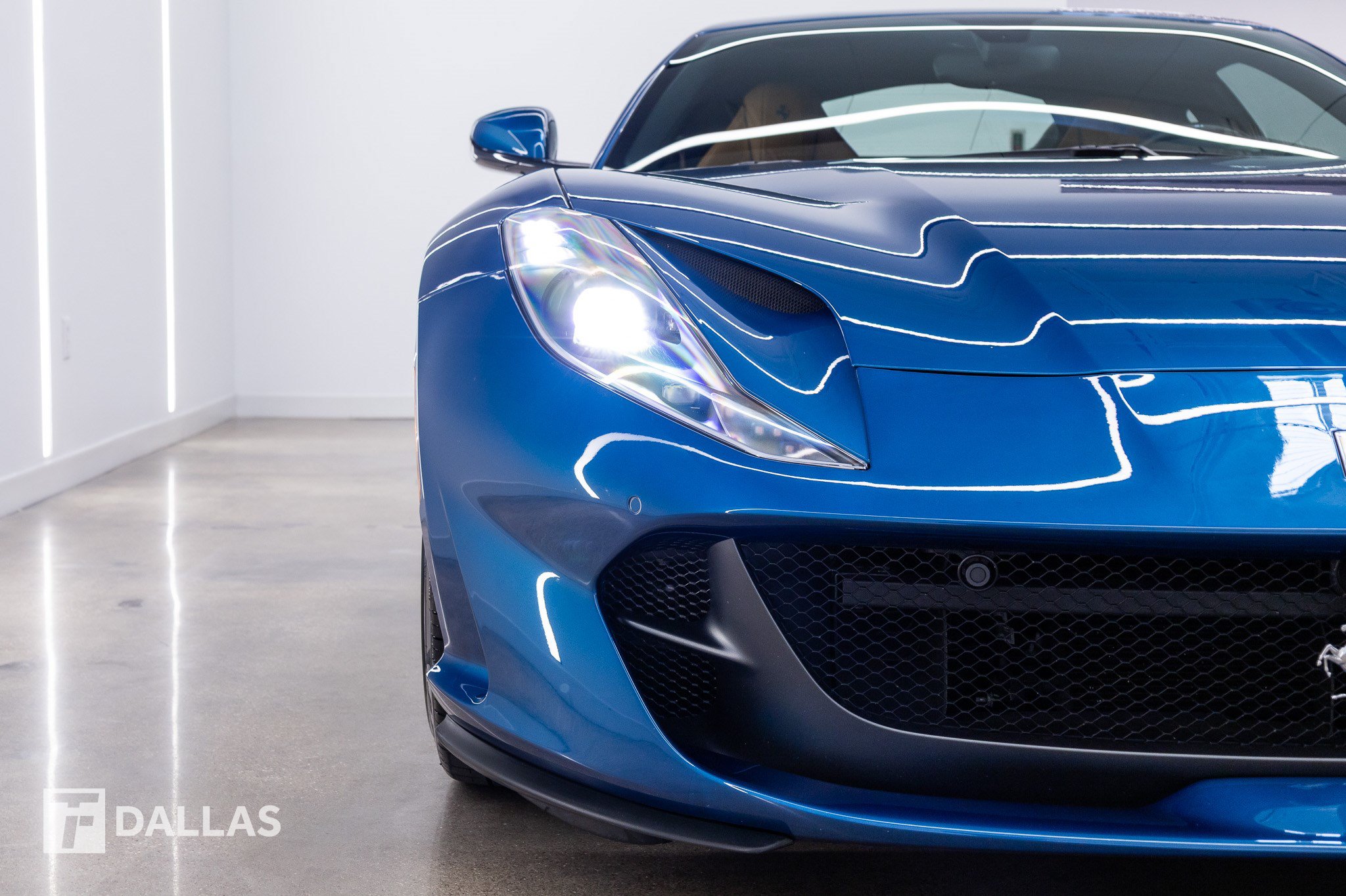 Used 2018 Ferrari 812 Superfast RWD image 28
