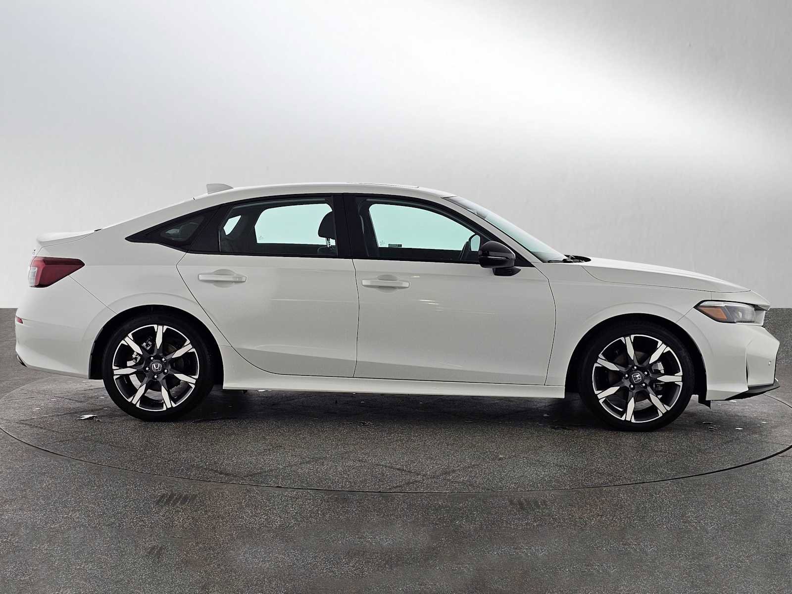 Used 2025 Honda Civic Sport Touring image 2