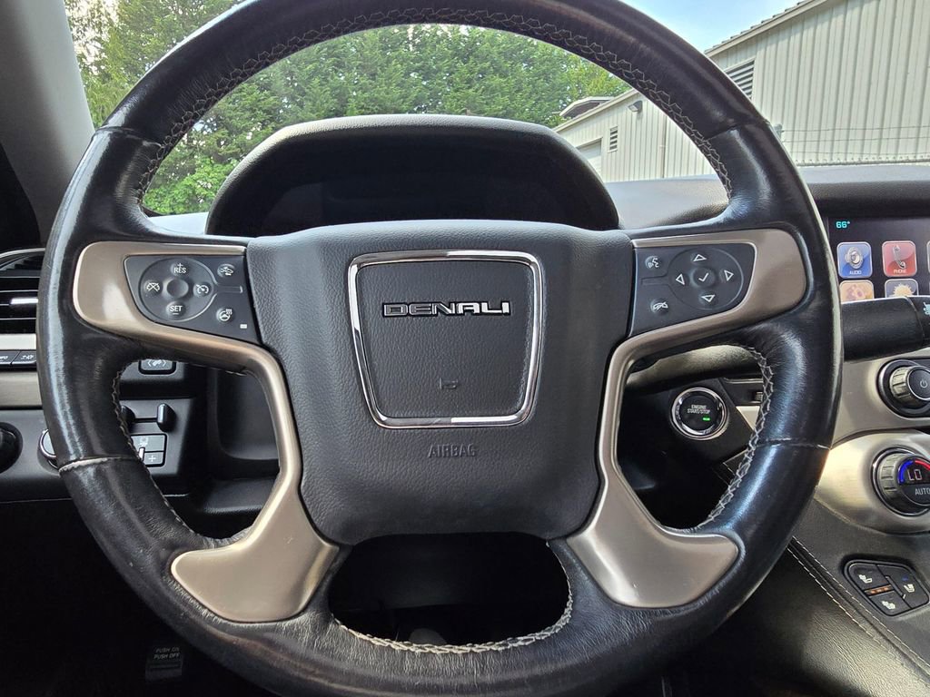 Used 2019 GMC Yukon Denali w/ Denali Ultimate Package AWD/4WD image 18