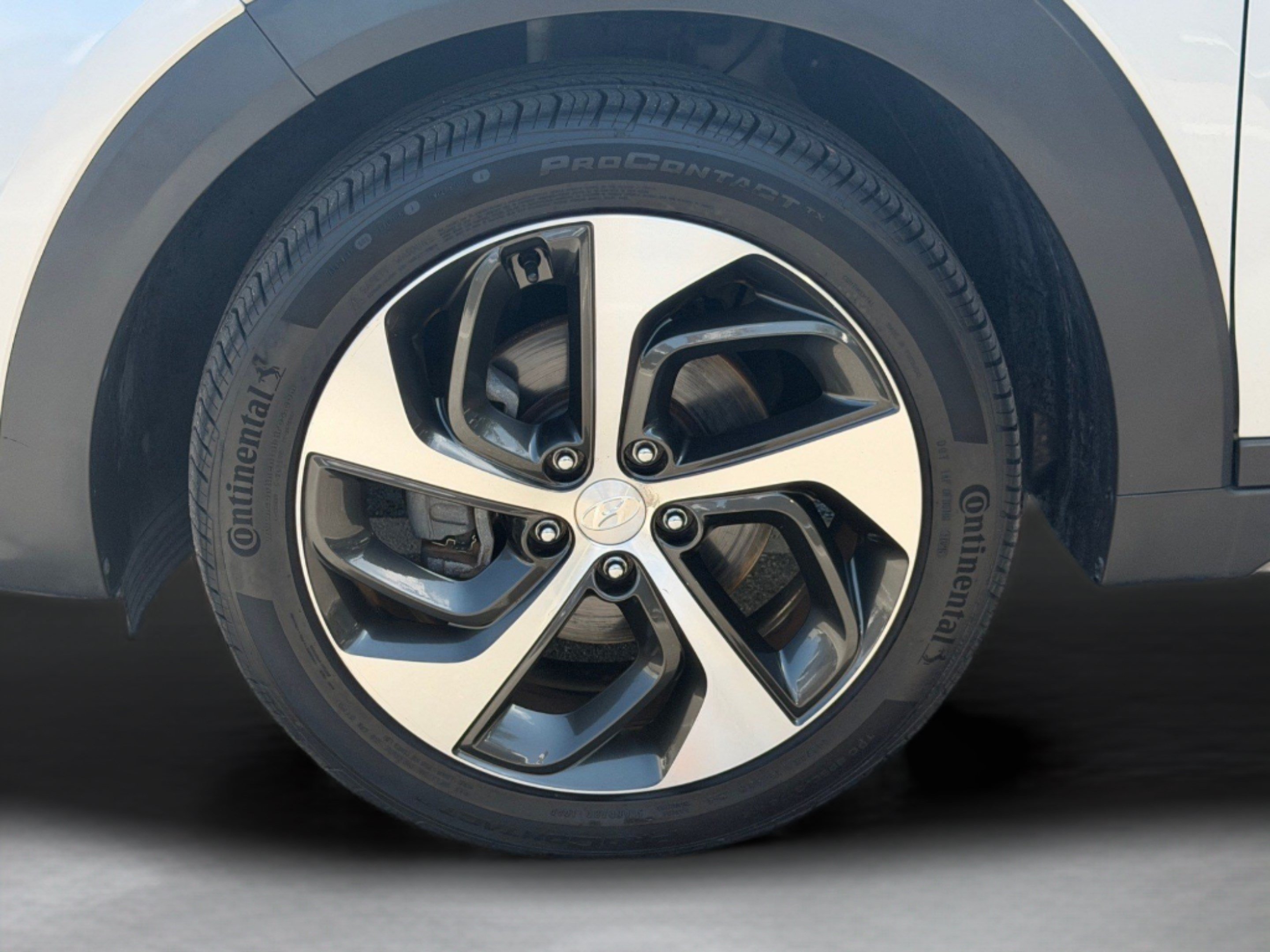 Used 2018 Hyundai Tucson Value AWD/4WD image 47