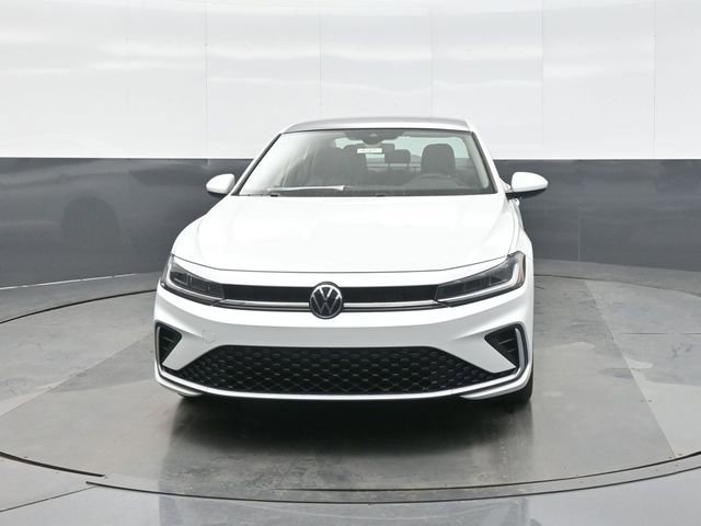 New 2026 Volkswagen Jetta SE image 2