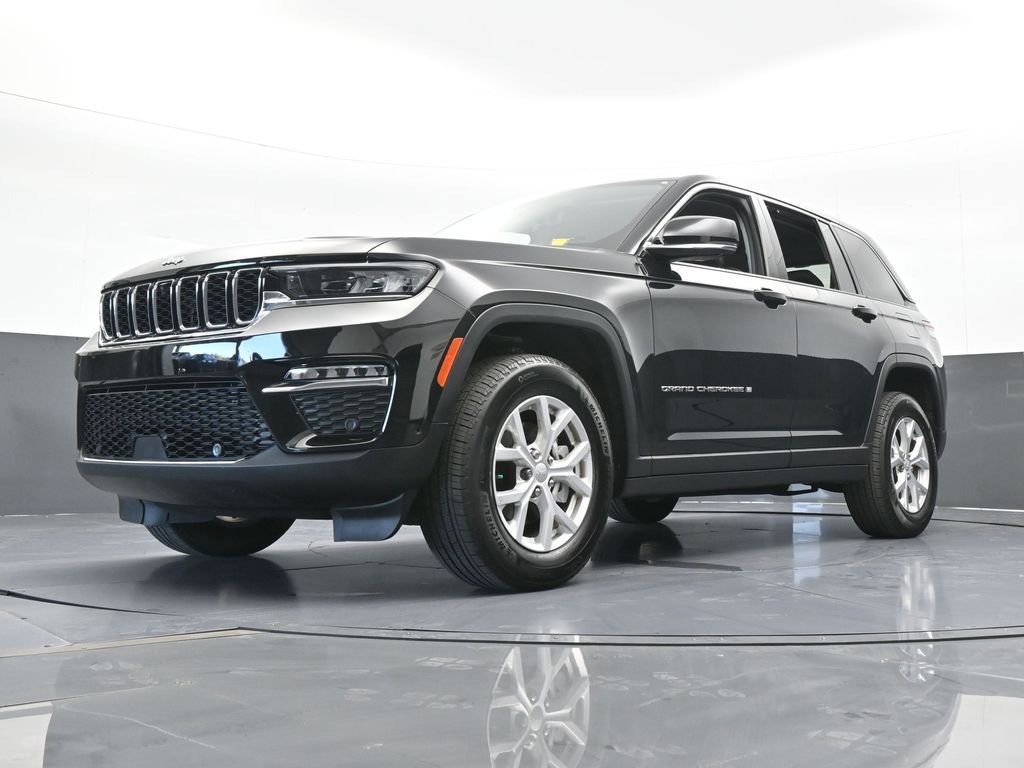 Used 2024 Jeep Grand Cherokee Limited w/ Luxury Tech Group II image 63