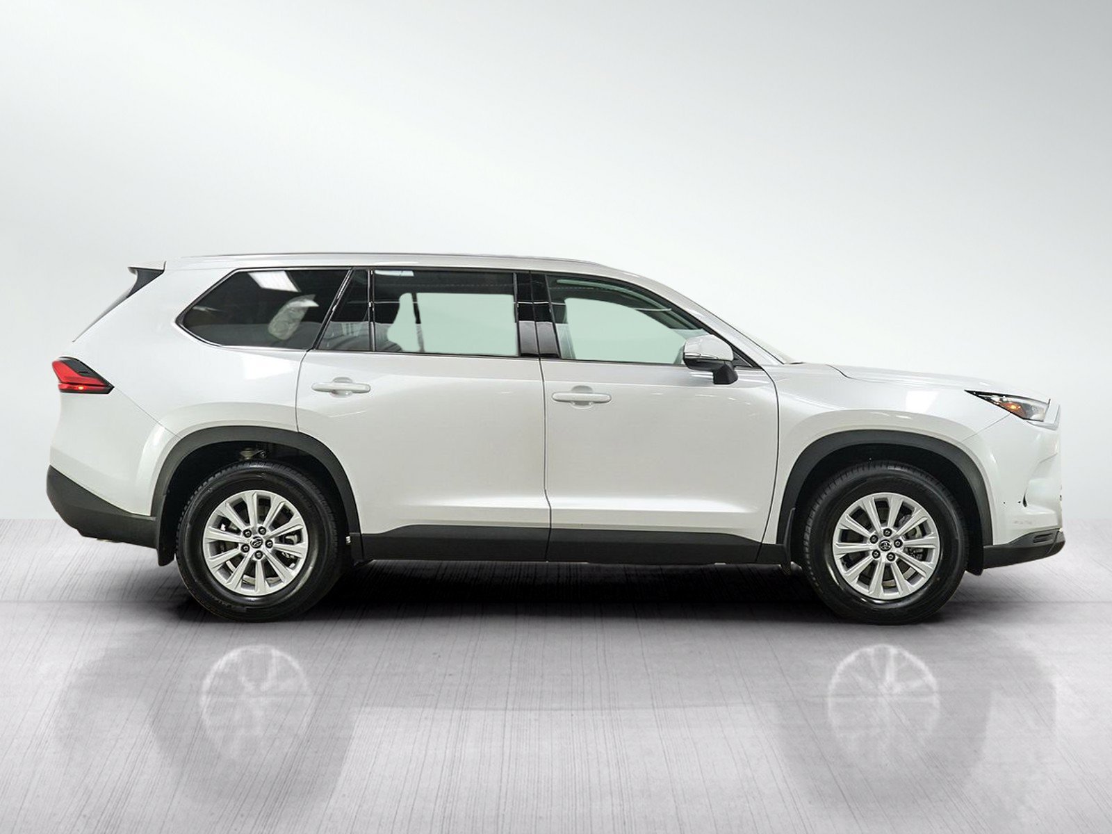 Used 2024 Toyota Grand Highlander AWD image 8