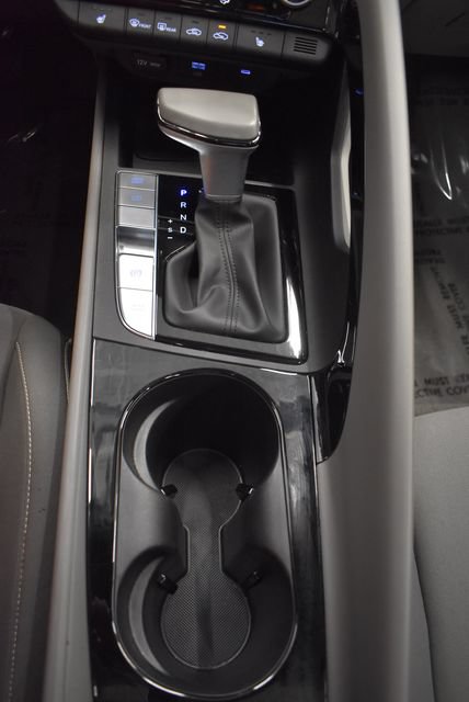 Used 2025 Hyundai Elantra SEL FWD image 30