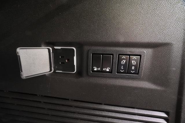 Used 2021 Chevrolet Tahoe LT w/ Luxury Package image 32