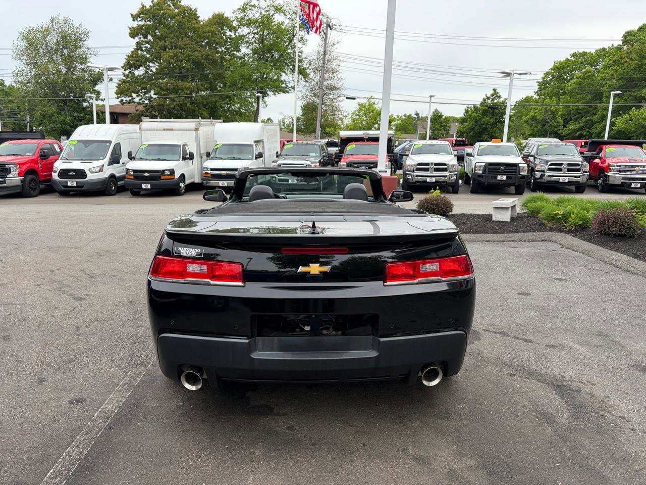 Used 2015 Chevrolet Camaro LT RWD image 9