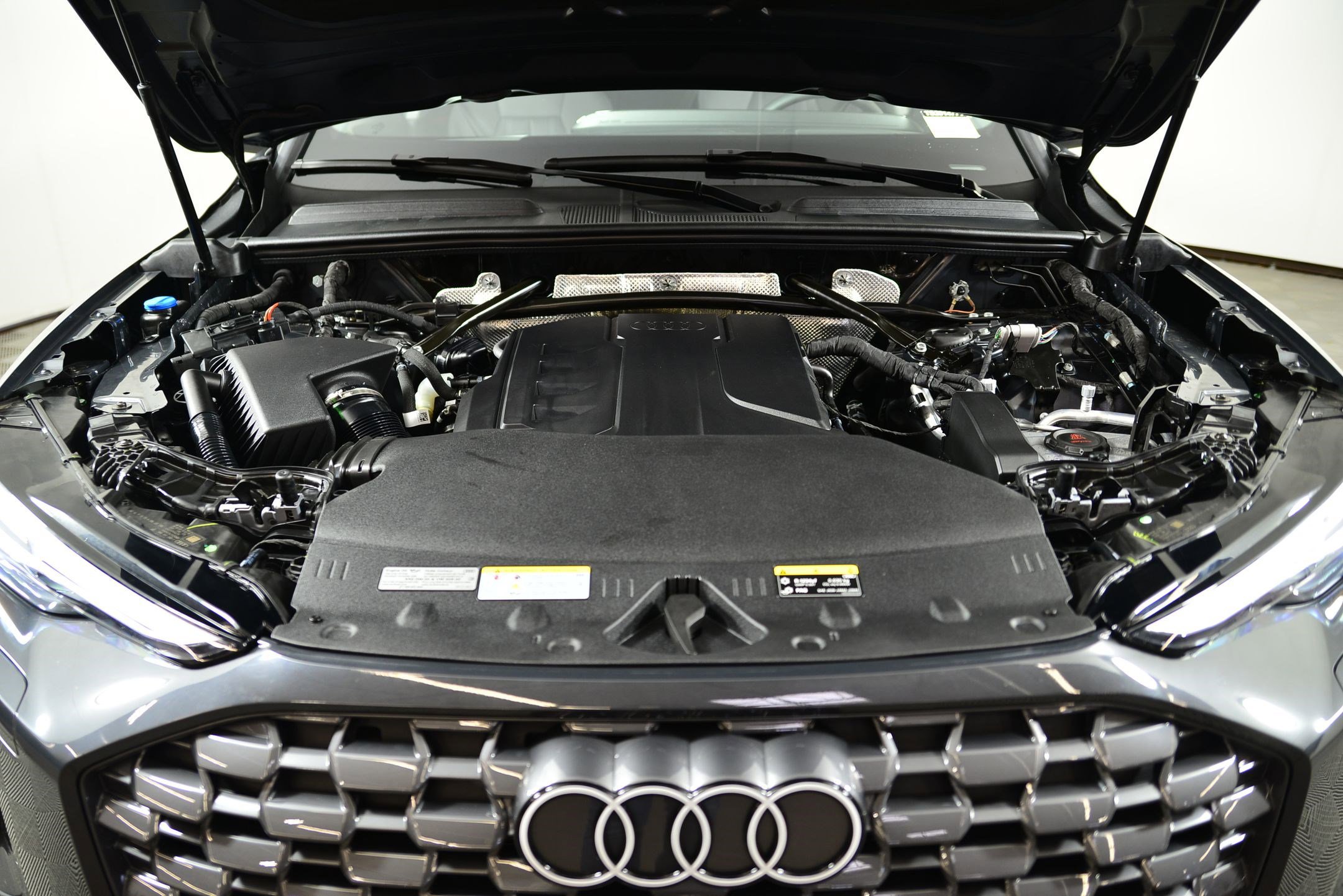 Certified 2025 Audi Q5 Prestige image 16