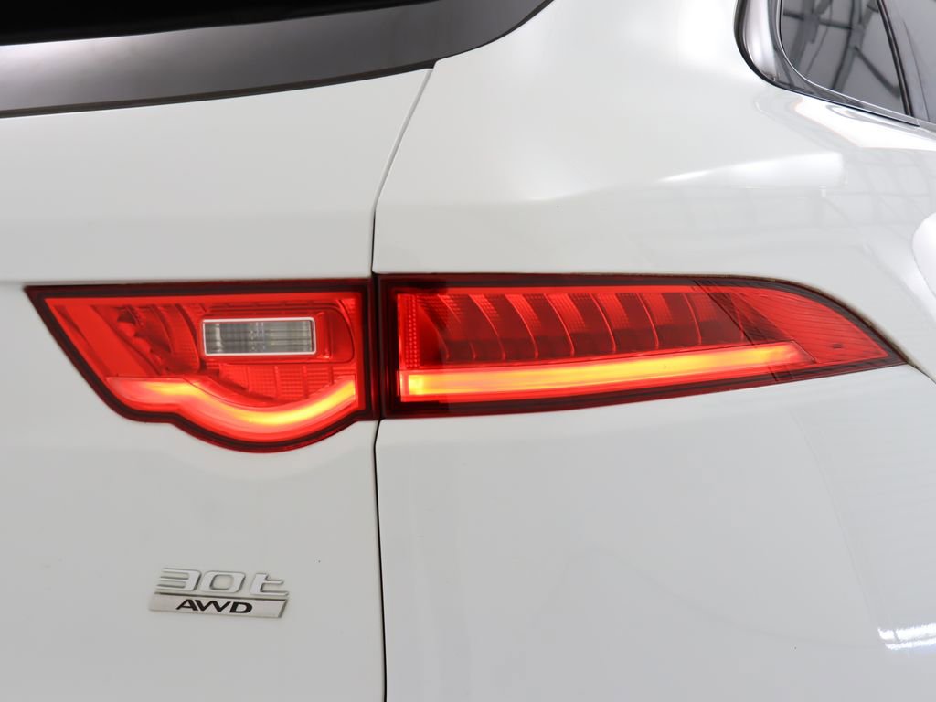 Used 2019 Jaguar F-PACE Premium AWD/4WD image 11
