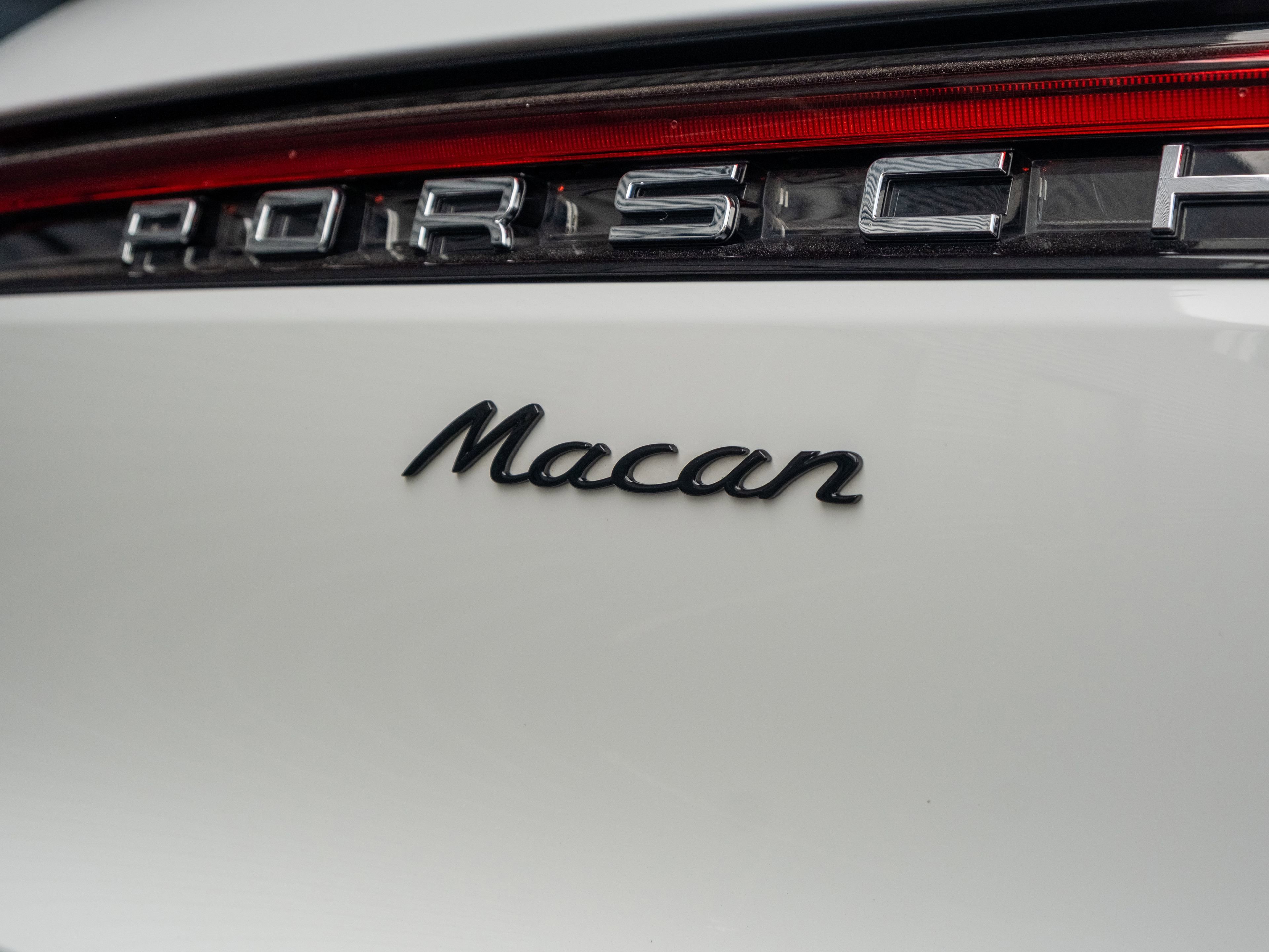 Certified 2026 Porsche Macan AWD/4WD image 47