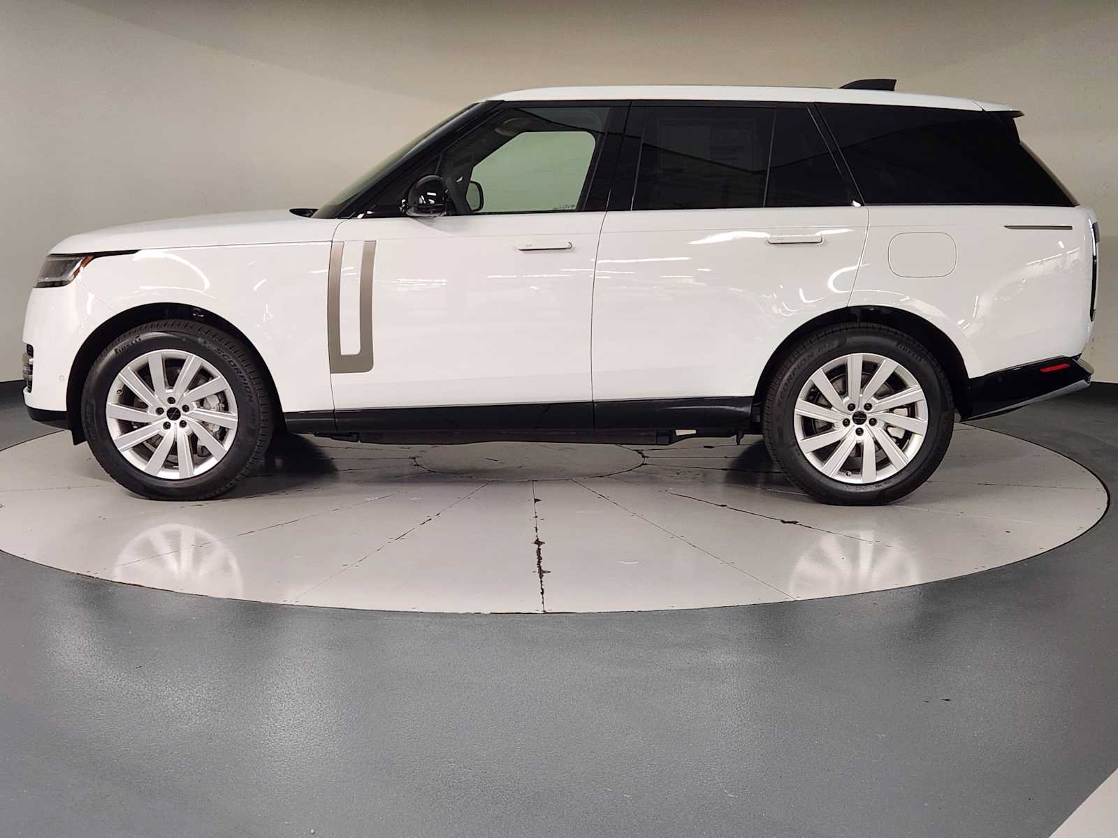 New 2026 Land Rover Range Rover SE AWD/4WD image 5