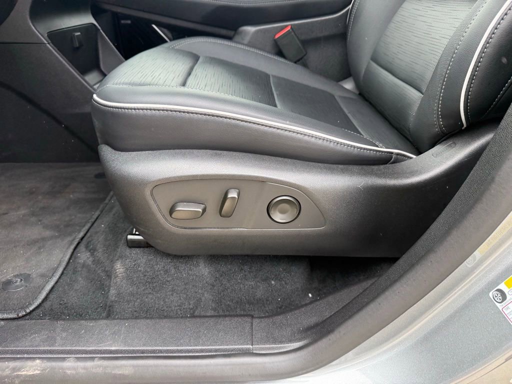 Used 2025 Buick Enclave Sport Touring image 33