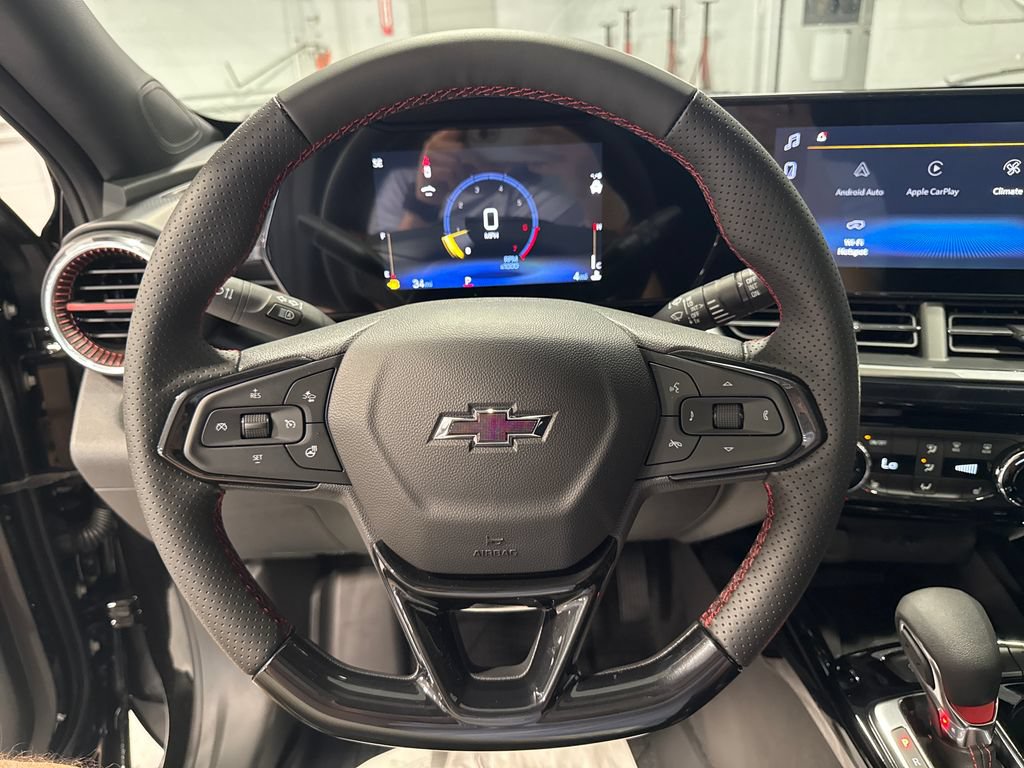 New 2026 Chevrolet Trax RS w/ Sunroof Package FWD image 7