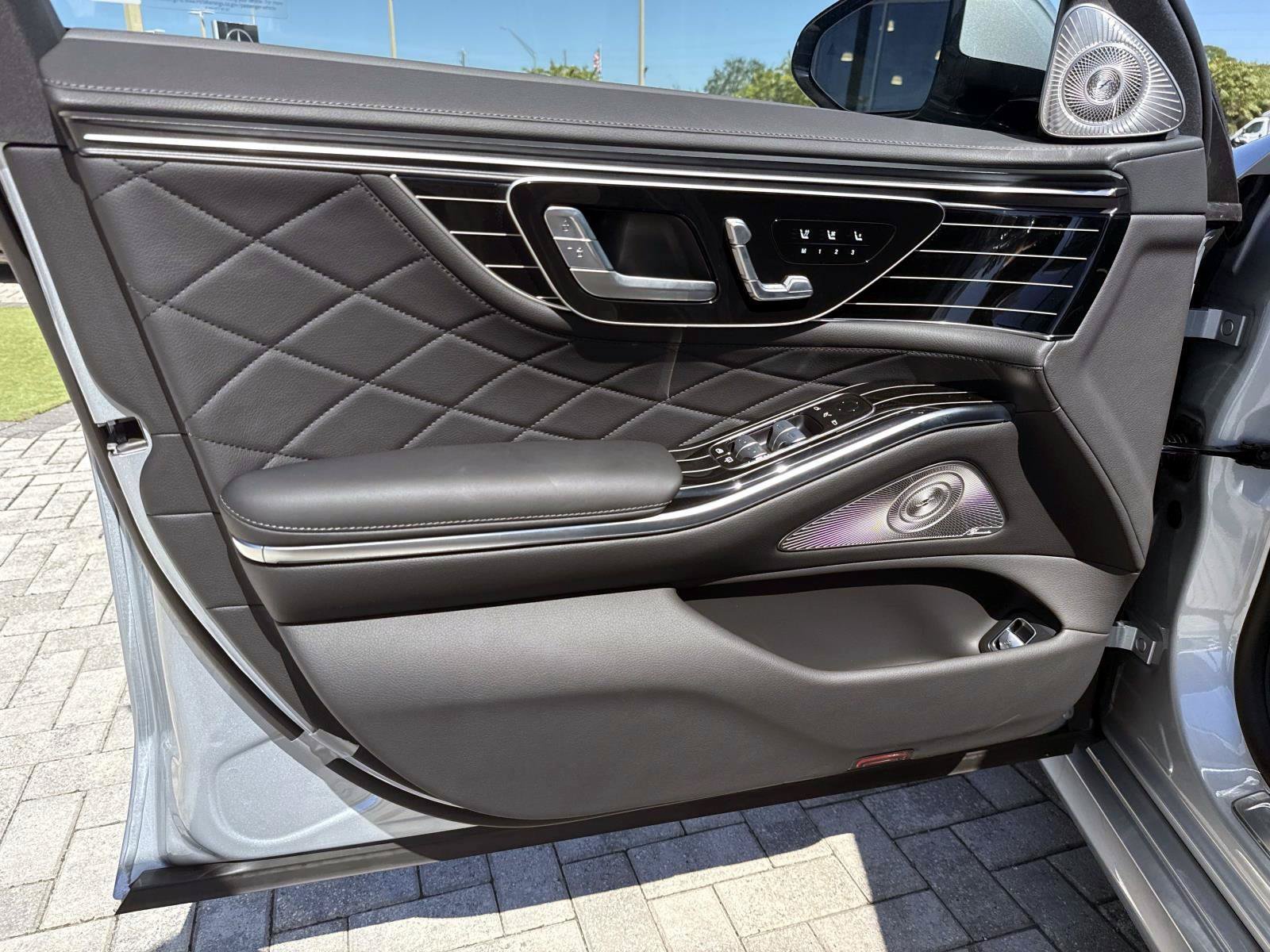 New 2027 Mercedes-Benz S 580 4MATIC Sedan image 16