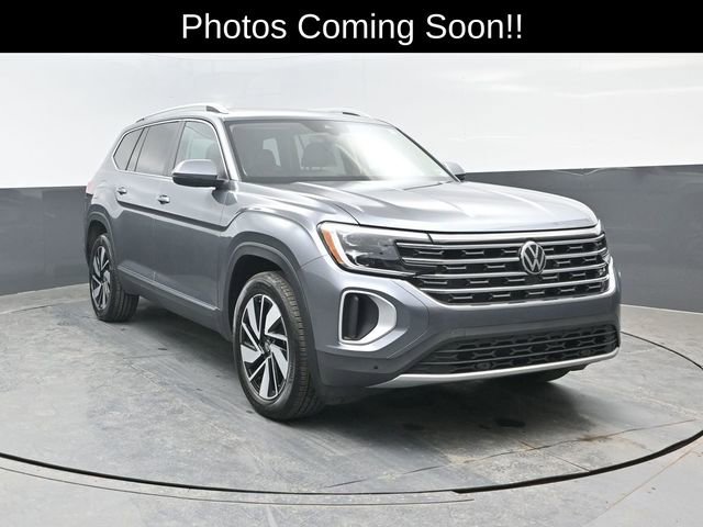 Used 2025 Volkswagen Atlas SEL image 2
