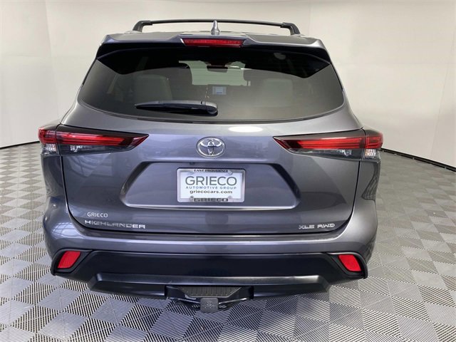 Used 2024 Toyota Highlander XLE image 7
