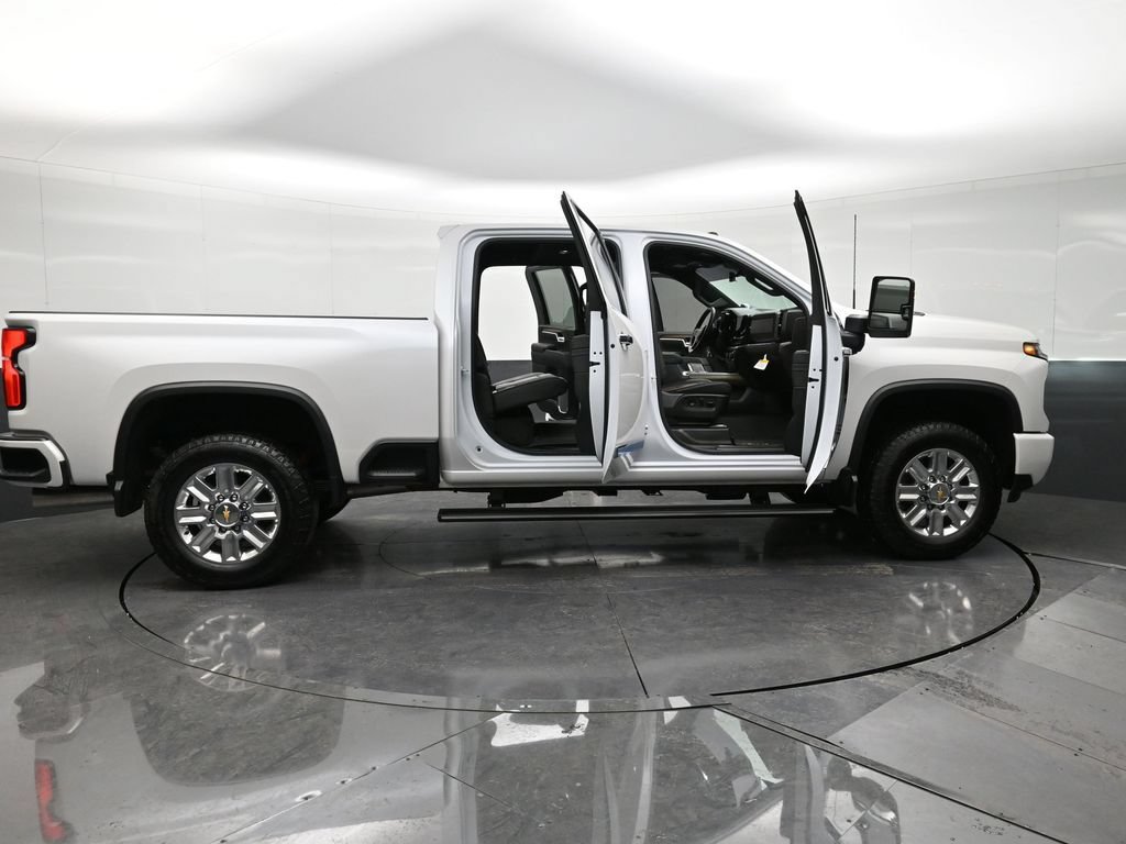 Used 2025 Chevrolet Silverado 2500 High Country w/ High Country Premium Package AWD/4WD image 26