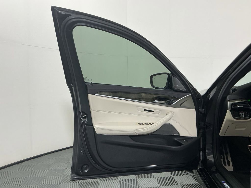 Used 2021 BMW M550i xDrive w/ Dynamic Handling Package image 20