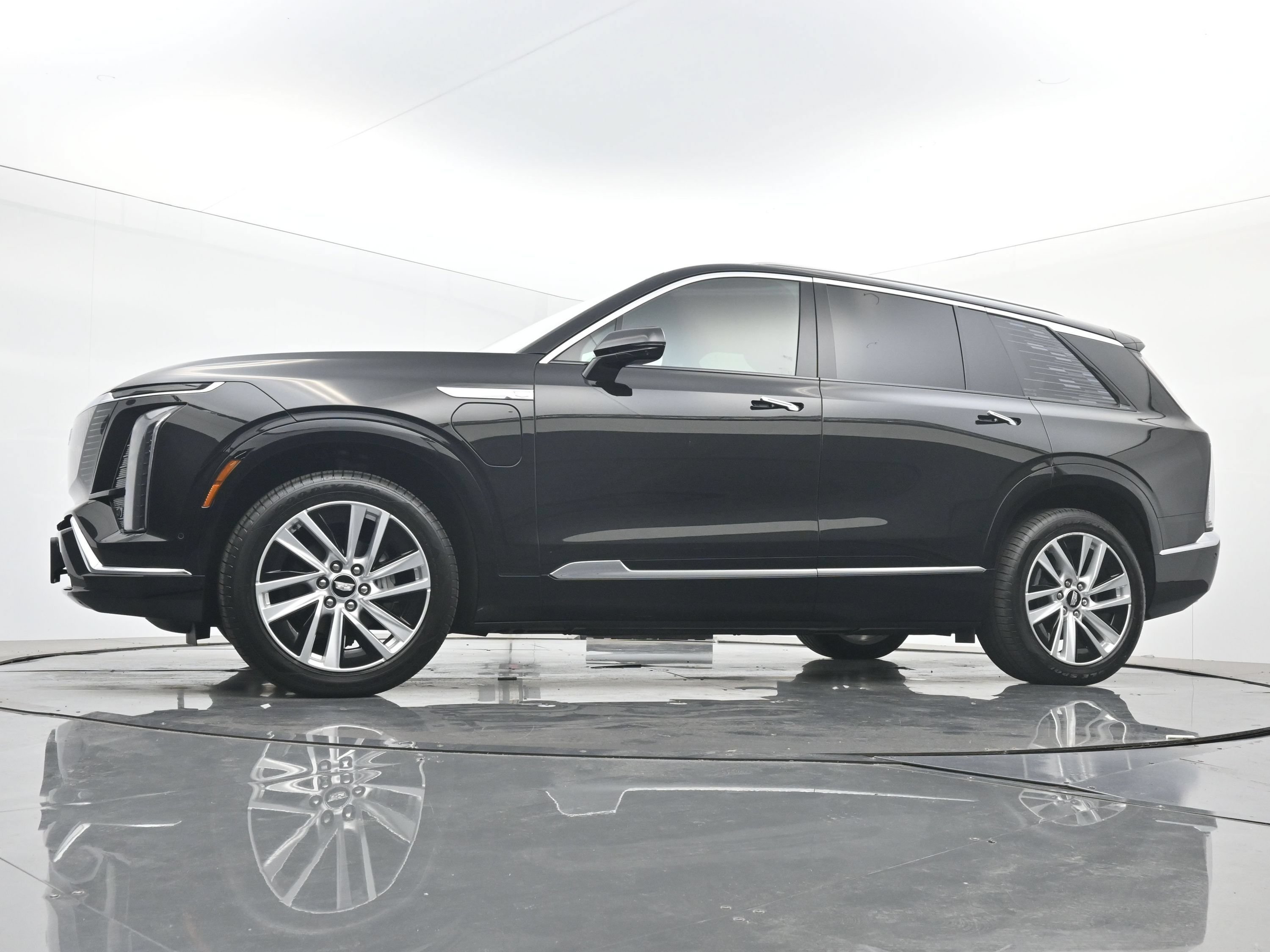 New 2026 Cadillac Vistiq Premium Luxury w/ LPO, Floor Liner Package AWD/4WD image 16