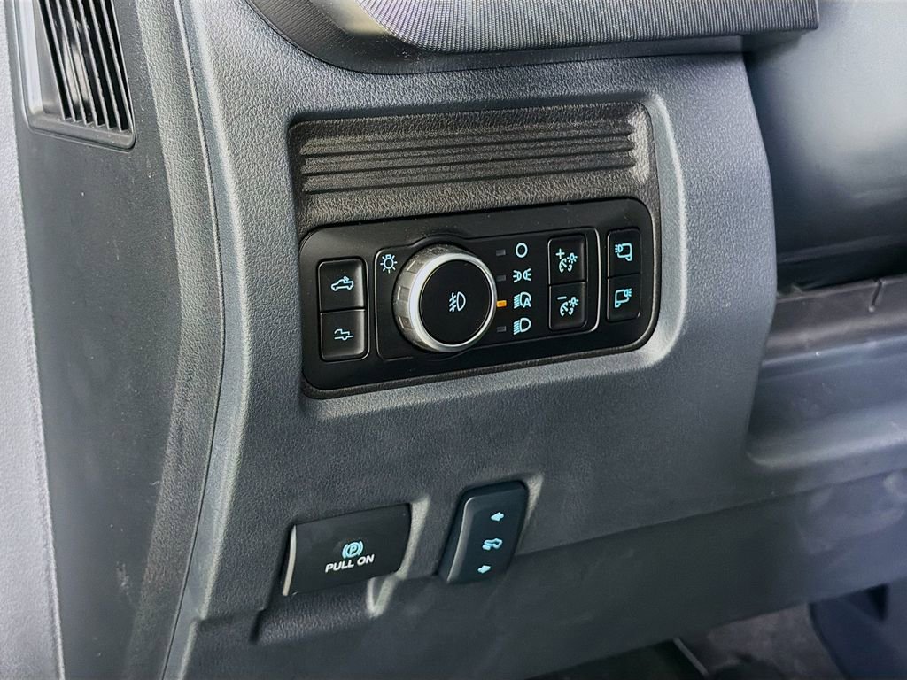 New 2025 Ford F350 Platinum w/ FX4 Off-Road Package image 10