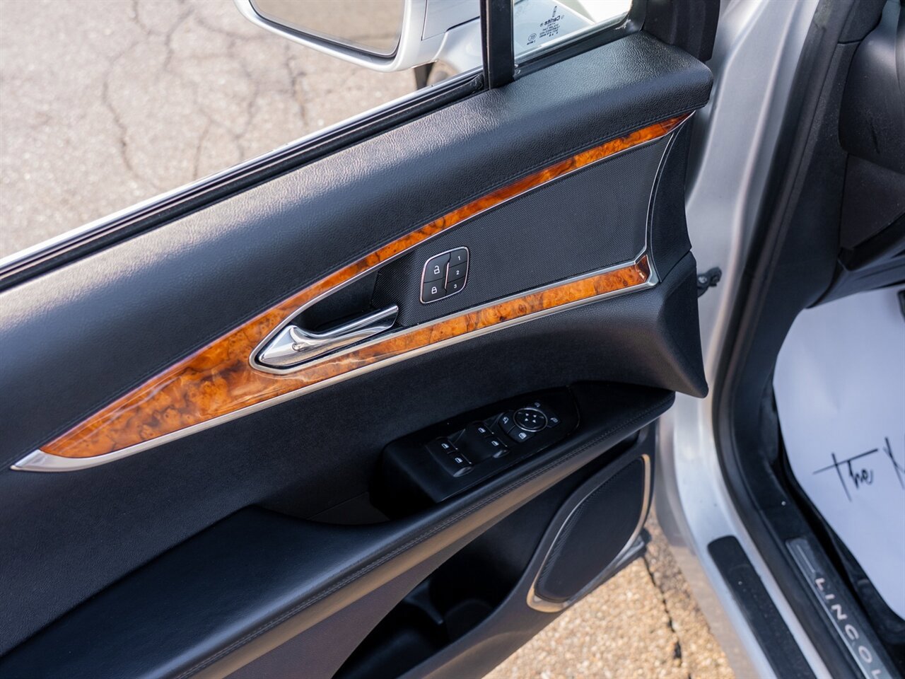 Used 2019 Lincoln Nautilus Select AWD/4WD image 15