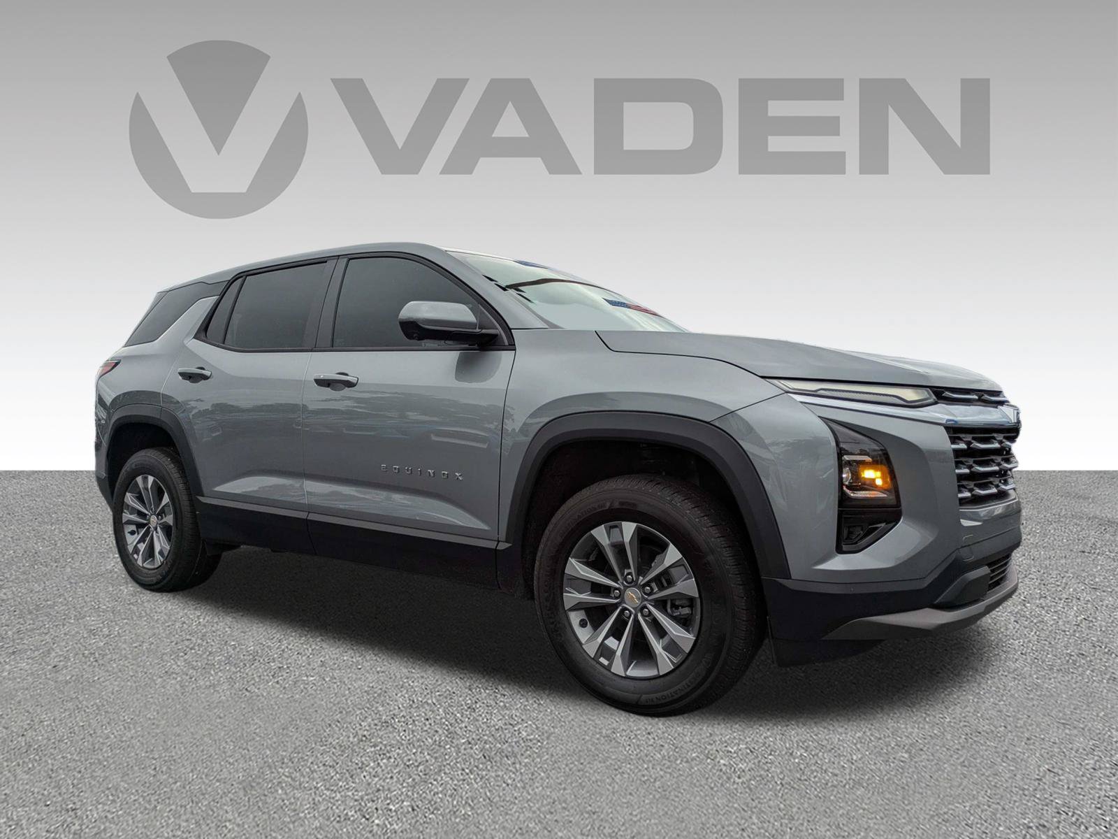 New 2027 Chevrolet Equinox LT w/ Safety and Technology Package FWD image 3