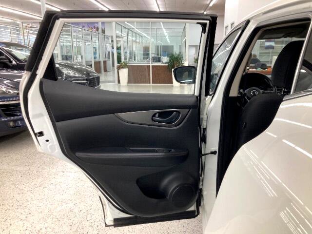 Used 2019 Nissan Rogue Sport S image 28