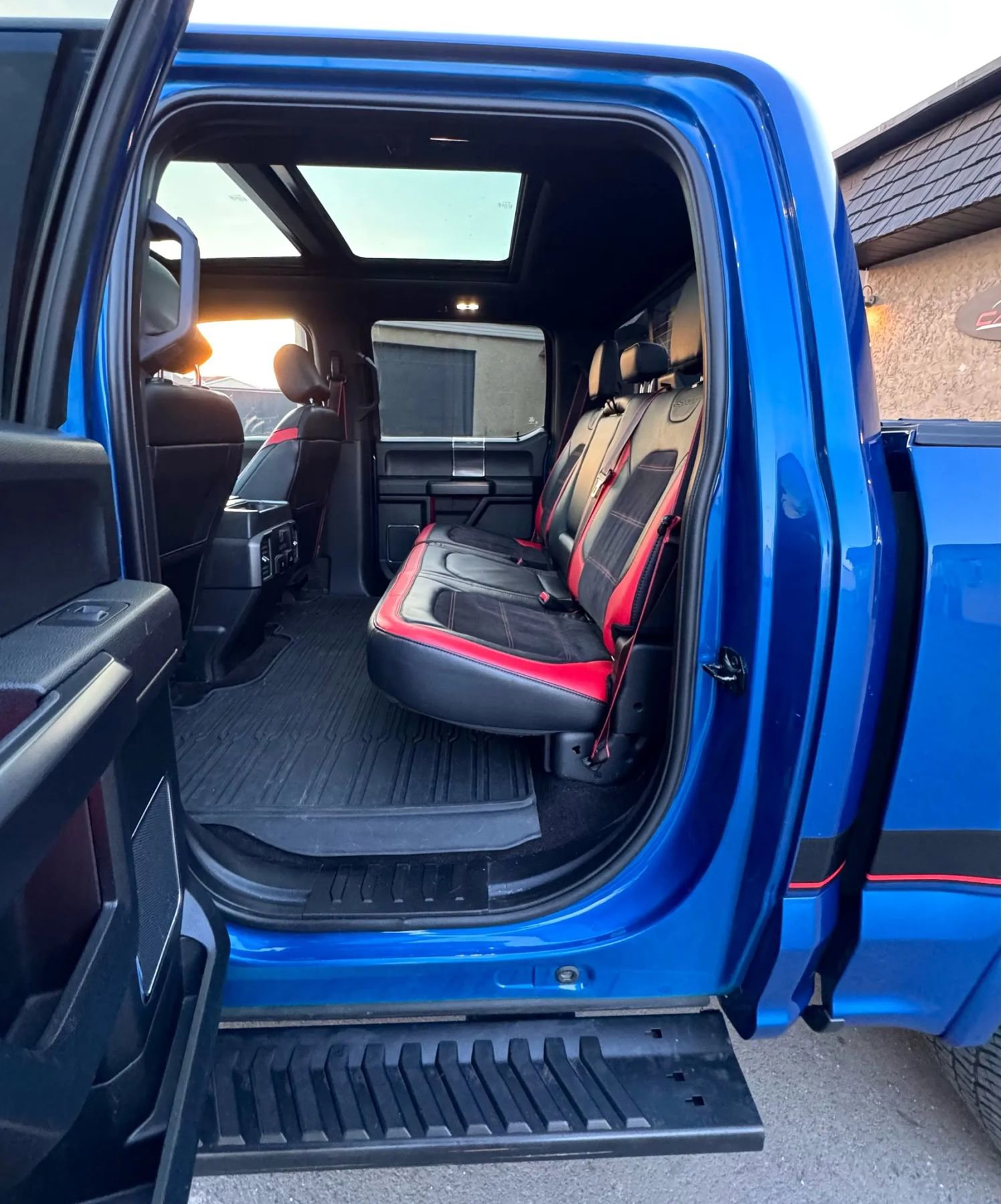 Used 2017 Ford F150 Lariat w/ Equipment Group 502A Luxury image 11