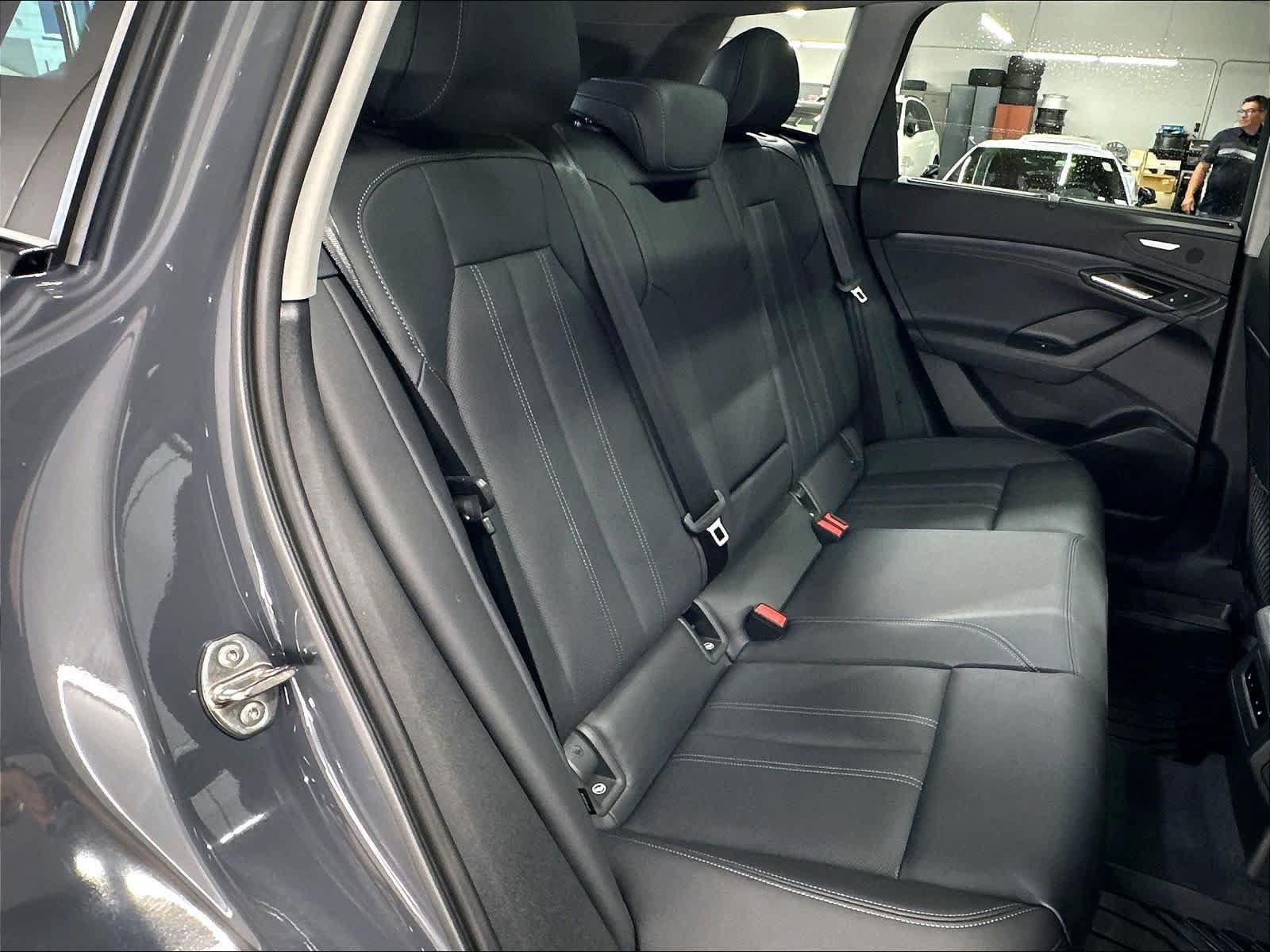 Certified 2025 Audi Q6 e-tron Premium Plus w/ Premium Plus AWD/4WD image 27