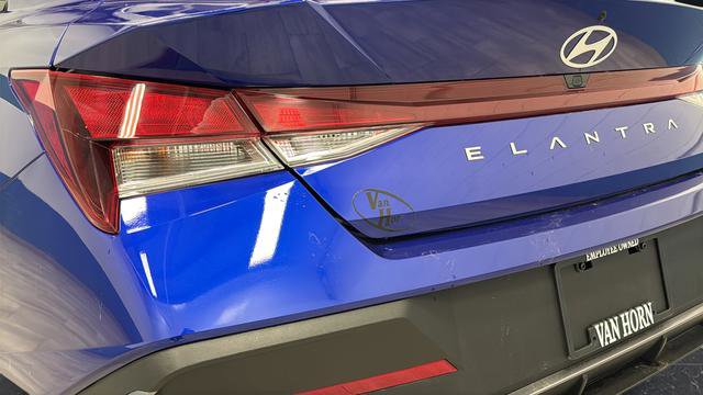 Used 2024 Hyundai Elantra SEL image 33