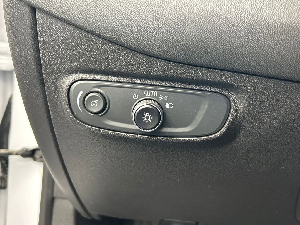 Used 2022 Chevrolet Equinox LT image 33