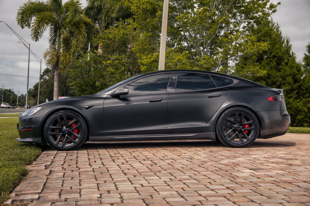 Used 2021 Tesla Model S Plaid AWD/4WD image 2
