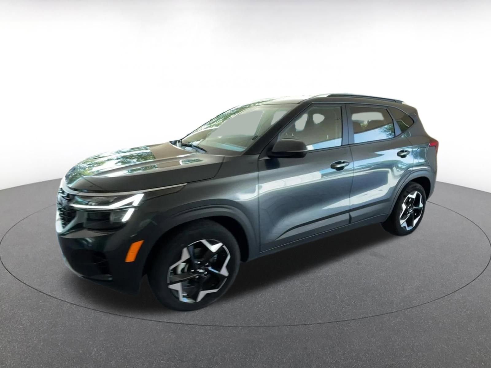 Used 2025 Kia Seltos S FWD image 8