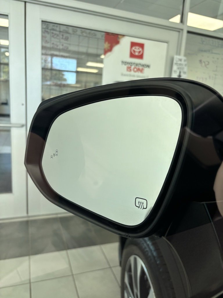 Certified 2021 Toyota Highlander XLE image 10