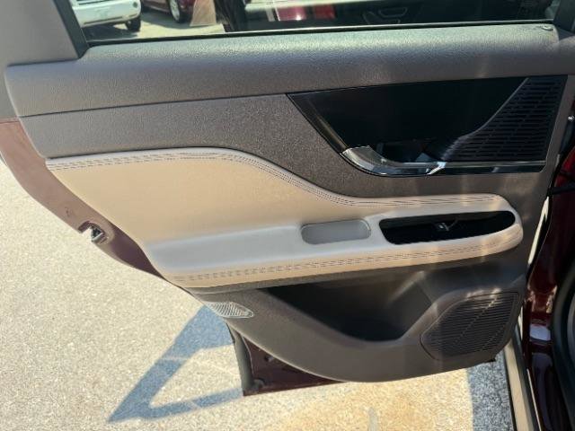 Used 2020 Lincoln Corsair AWD w/ Equipment Group 101A image 34