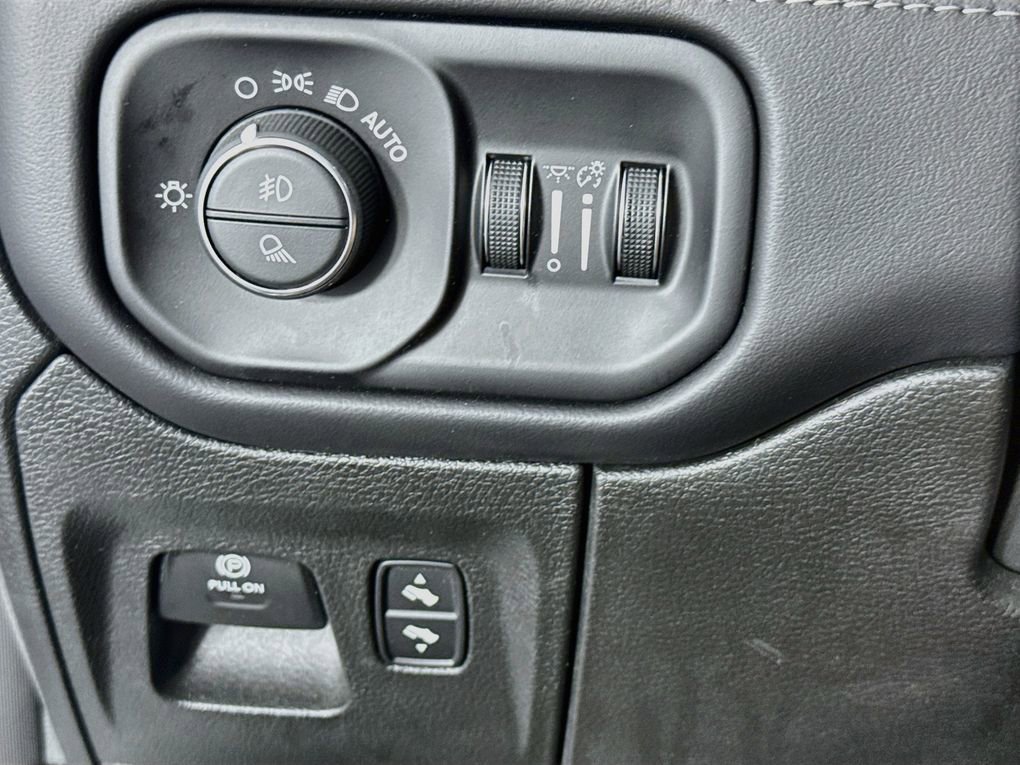 Used 2023 RAM 1500 Limited AWD/4WD image 15