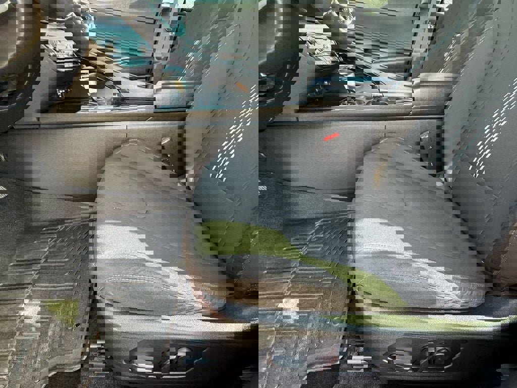 Used 2022 Hyundai Elantra SEL w/ Convenience + Premium Package image 12