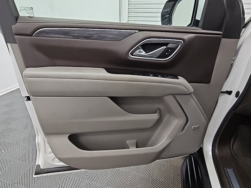 Used 2021 GMC Yukon XL SLT w/ SLT Premium Package image 33