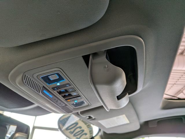 Used 2020 Ford Explorer XLT w/ Equipment Group 202A AWD/4WD image 18