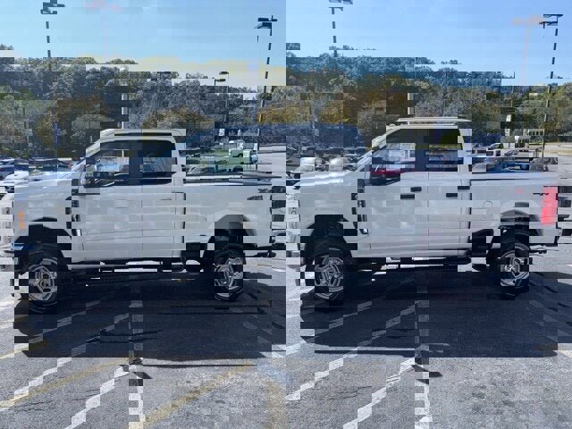 New 2026 Ford F250 XL image 2