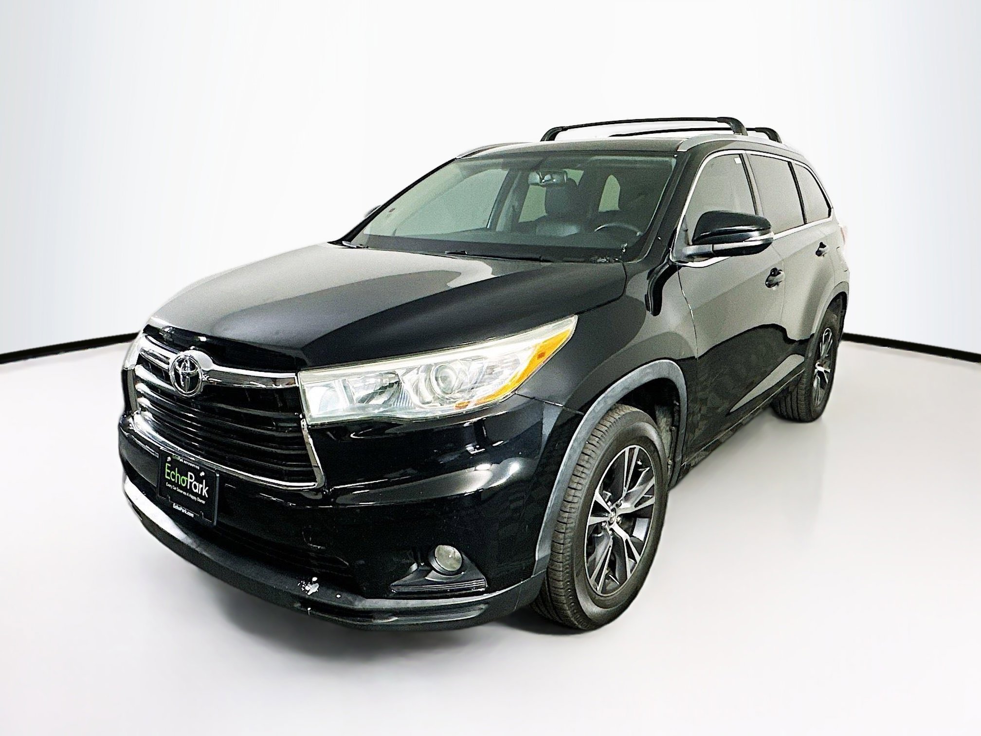 Used 2016 Toyota Highlander XLE image 3