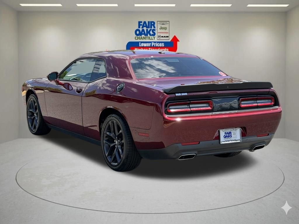 Used 2020 Dodge Challenger SXT w/ Driver Convenience Group RWD image 9