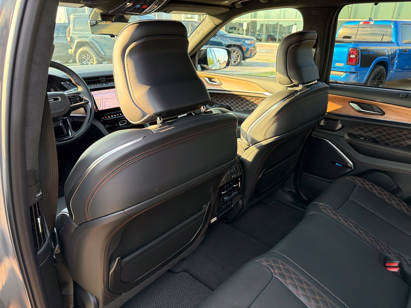 New 2027 Jeep Grand Cherokee Summit AWD/4WD image 17