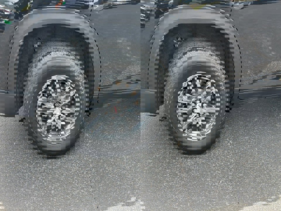 Used 2025 GMC Acadia Elevation FWD image 4