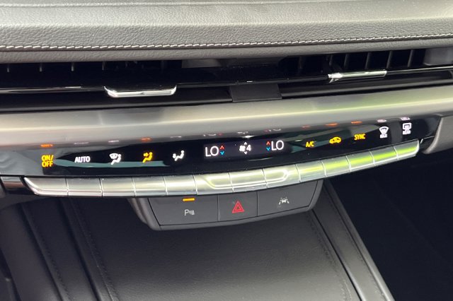 Used 2024 Cadillac XT4 Premium Luxury AWD/4WD image 28