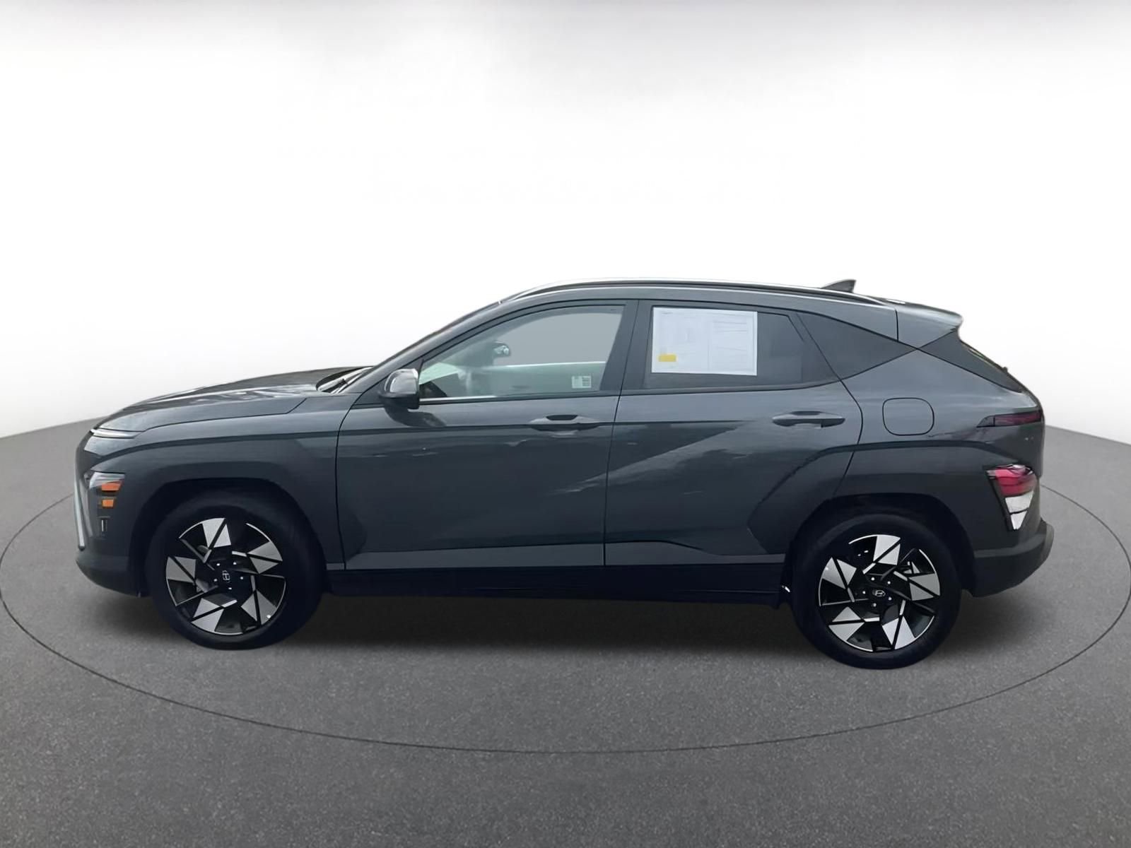 Used 2025 Hyundai Kona SEL image 9