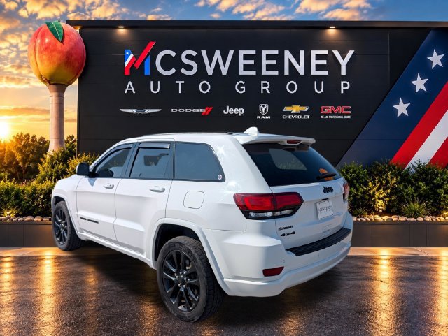 Used 2020 Jeep Grand Cherokee Altitude AWD/4WD image 3