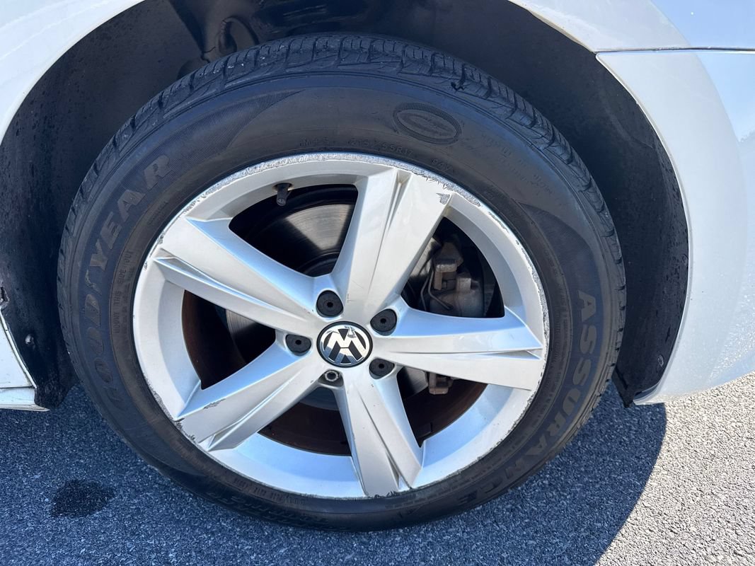 Used 2013 Volkswagen Passat 2.5 SE FWD image 26