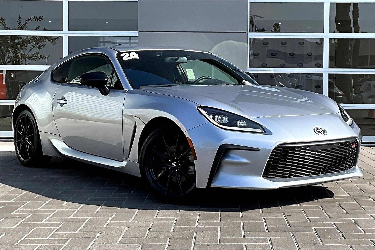 Used 2024 Toyota GR86 Premium image 3