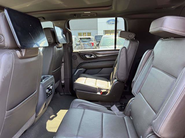 Used 2021 GMC Yukon XL Denali w/ Denali Ultimate Package AWD/4WD image 9