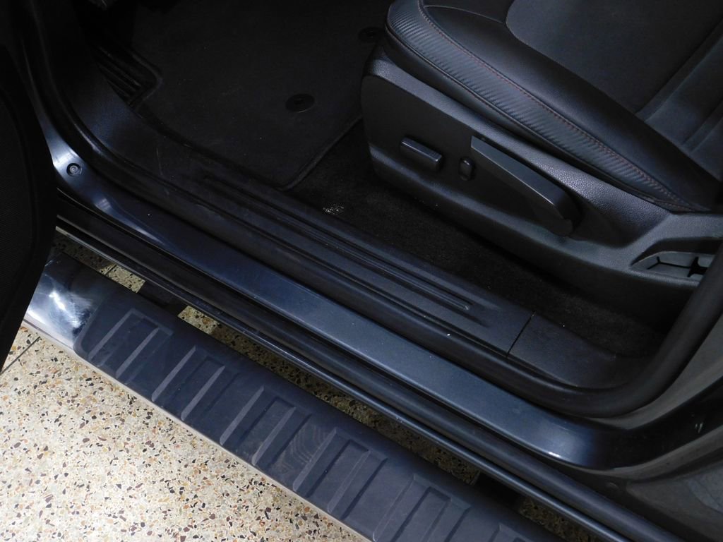 Used 2016 GMC Canyon SLE w/ All Terrain Package image 30